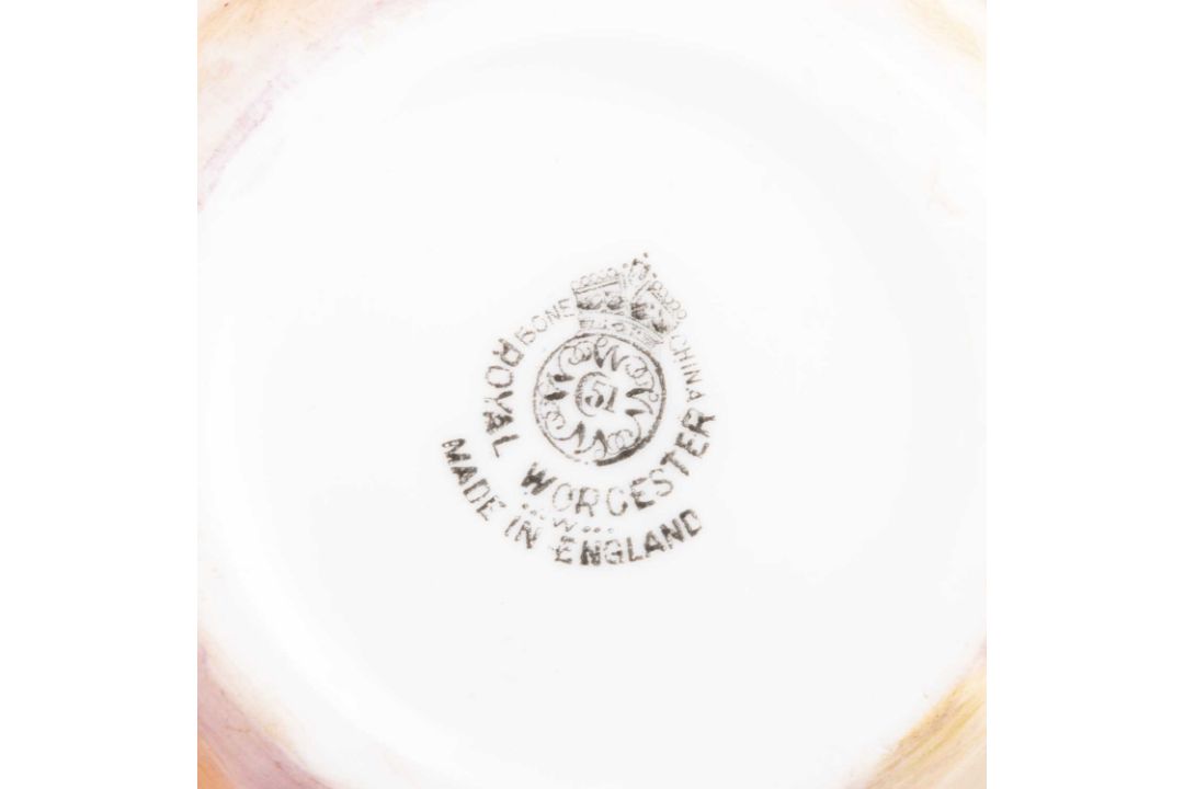 A ROYAL WORCESTER FRUIT PAINTED PARTIAL TEA SERVICE - Image 5 of 5