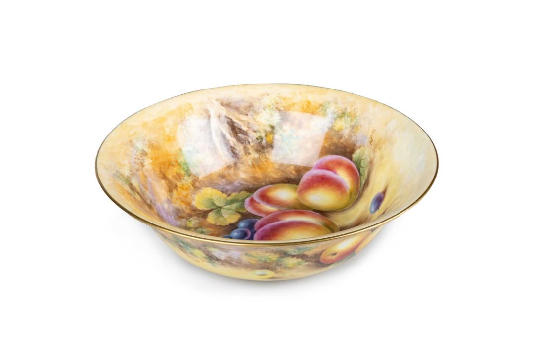 A ROYAL WORCESTER FRUIT PAINTED BOWL - Image 2 of 3