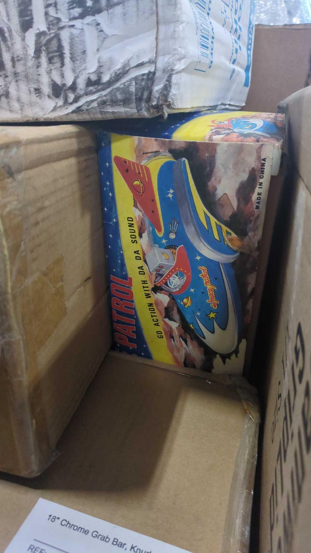 blankets, paddle sticks, vintage toys, chrome, grab bar and the other items - Image 3 of 5