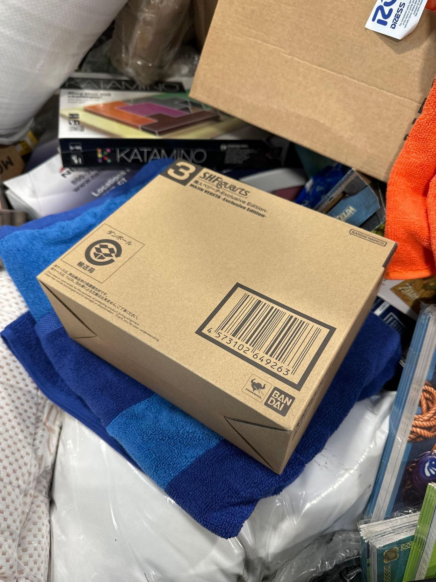 pillows, blankets, towels, bedding, GI, Joe's DVDs, media, paw patrol, Free Willy, guest checks and - Image 7 of 10