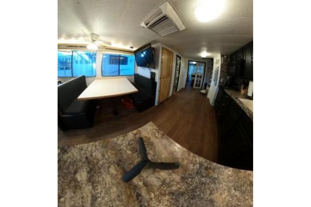 Skipperliner Houseboat - Image 24 of 39