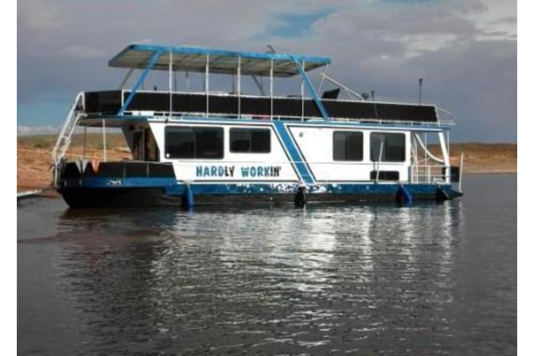 Skipperliner Houseboat - Image 1 of 39