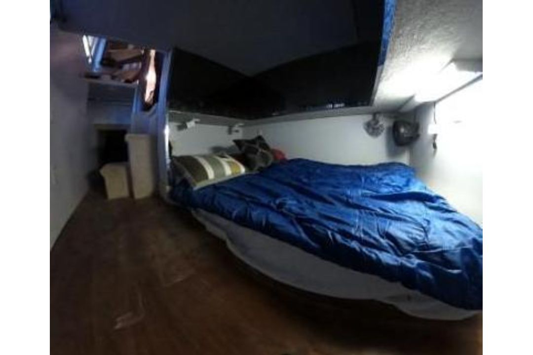 Skipperliner Houseboat - Image 33 of 39