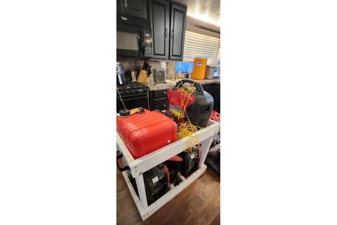 Skipperliner Houseboat - Image 36 of 39