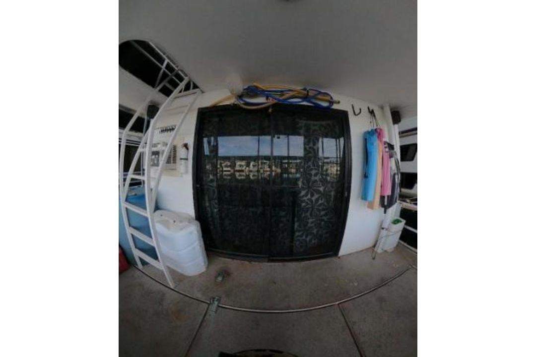 Skipperliner Houseboat - Image 22 of 39