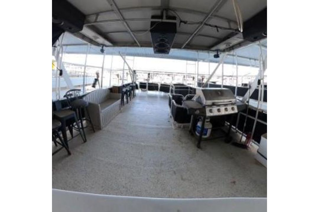 Skipperliner Houseboat - Image 20 of 39
