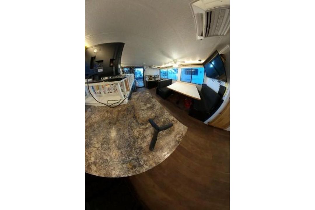 Skipperliner Houseboat - Image 19 of 39
