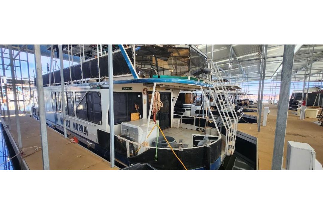 Skipperliner Houseboat - Image 2 of 39