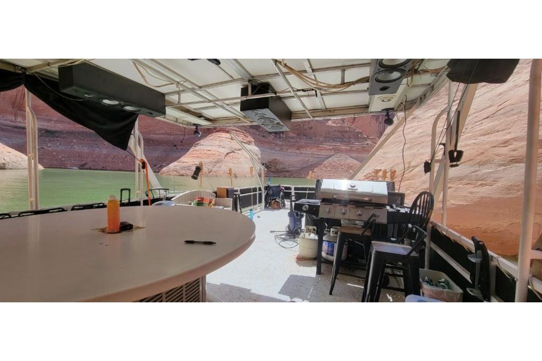 Skipperliner Houseboat - Image 13 of 39