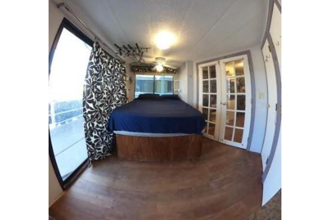 Skipperliner Houseboat - Image 28 of 39