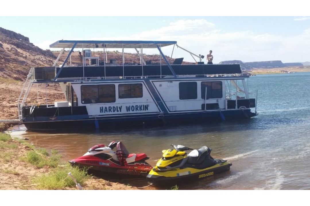 Skipperliner Houseboat - Image 3 of 39