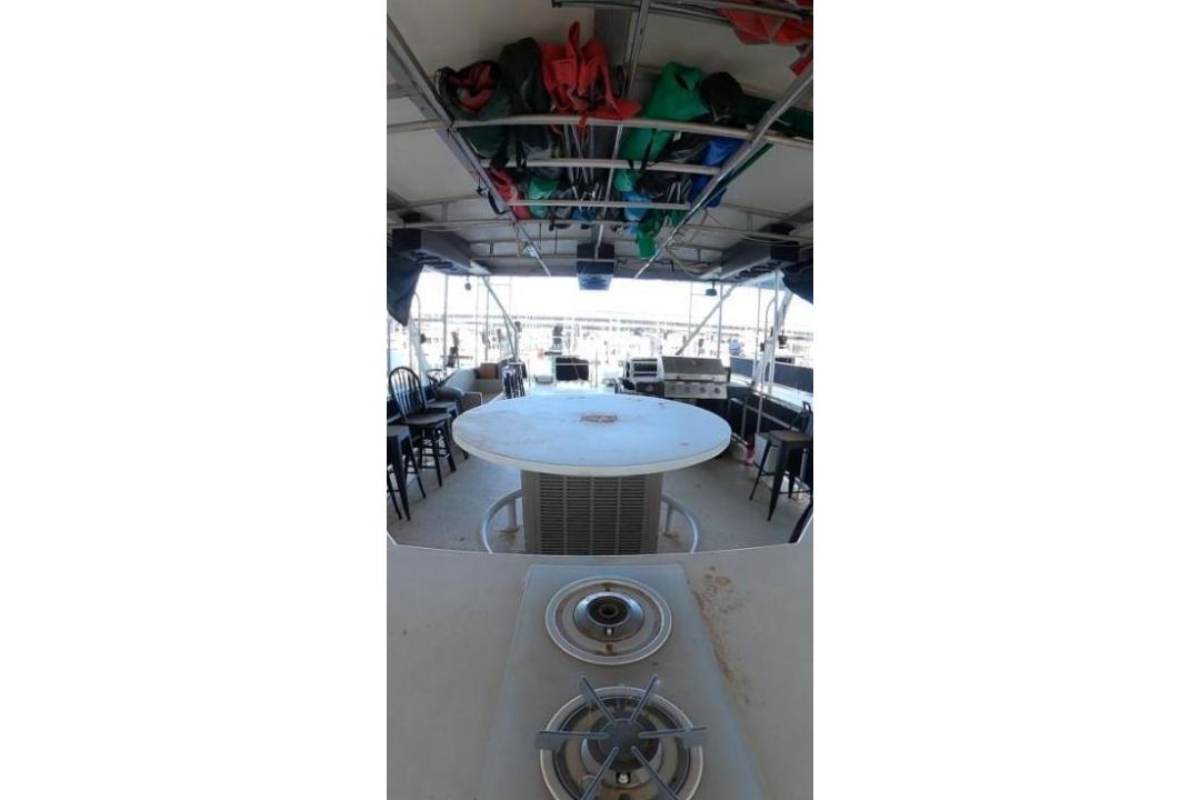 Skipperliner Houseboat - Image 16 of 39