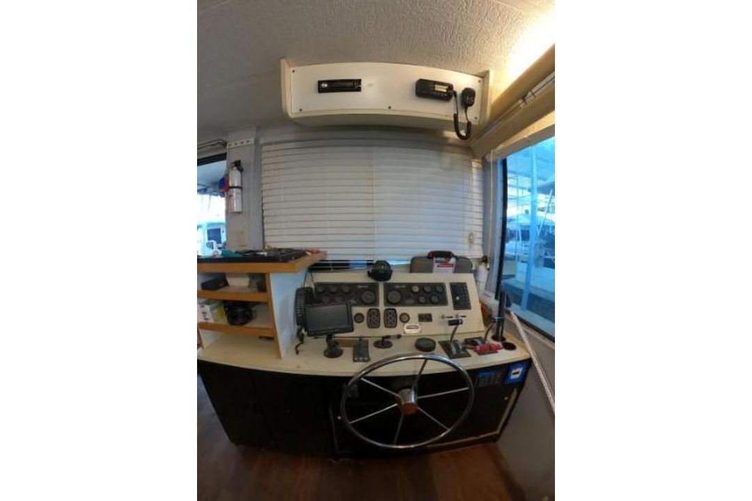 Skipperliner Houseboat - Image 26 of 39
