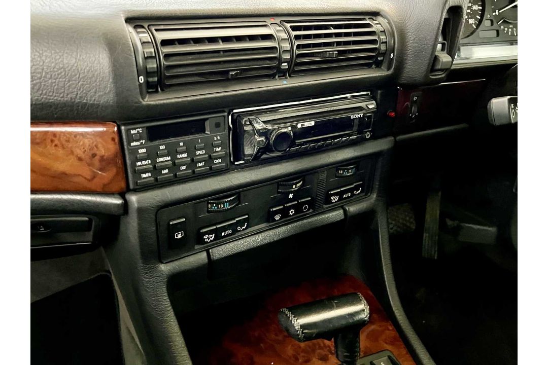 1992 BMW 735i - Image 29 of 34