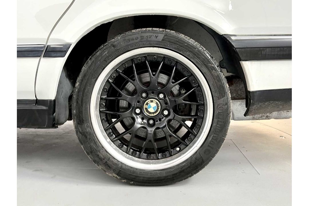 1992 BMW 735i - Image 15 of 34