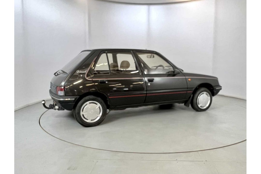1990 Peugeot 205 GRD - Image 10 of 33