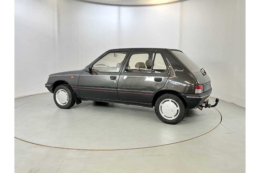 1990 Peugeot 205 GRD - Image 6 of 33
