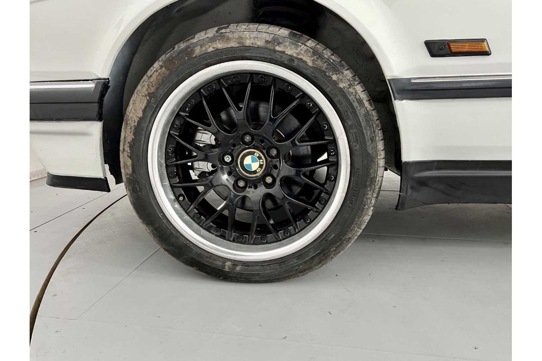 1992 BMW 735i - Image 16 of 34