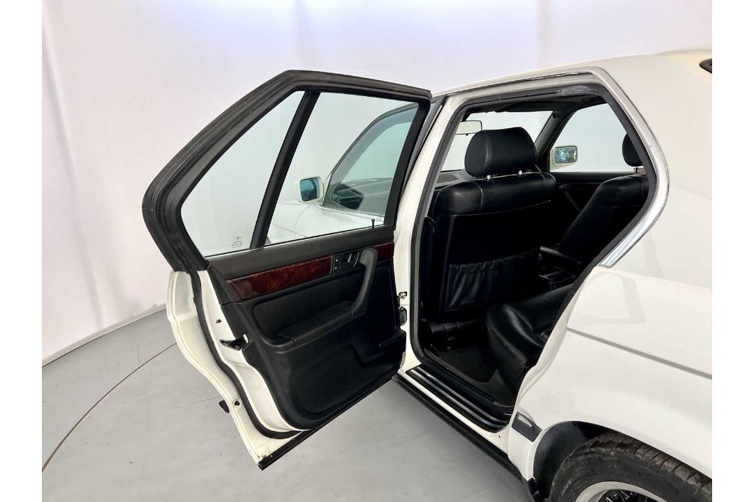 1992 BMW 735i - Image 23 of 34