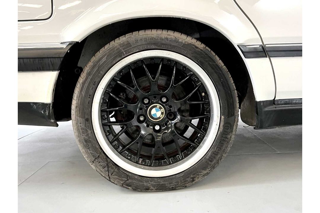 1992 BMW 735i - Image 14 of 34