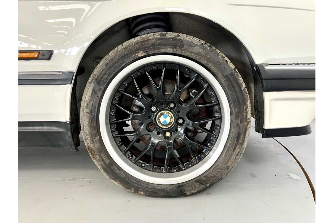 1992 BMW 735i - Image 13 of 34