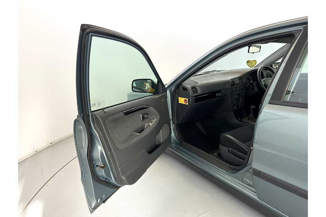2002 Volvo S40 2.0 T Sport - Image 26 of 35