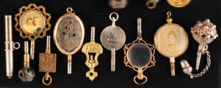 Mixed lot with 10 pocket watch keys, various designs, some gold plated