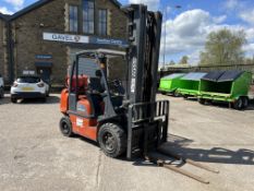 Nissan UDO2A32PQ Gas Forklift Truck, Hours: 14,120, Capacity: 2500kg, Sideshift, Triplex Mast, Solid