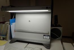 Graphiclite PDV 5,000 Kelvin Professional Desktop Viewing Booth.