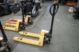Narrow Isle 5,500lbs Capacity Pallet Jack-36