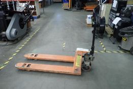 Narrow Isle 5,500lbs Capacity Pallet Jack-48