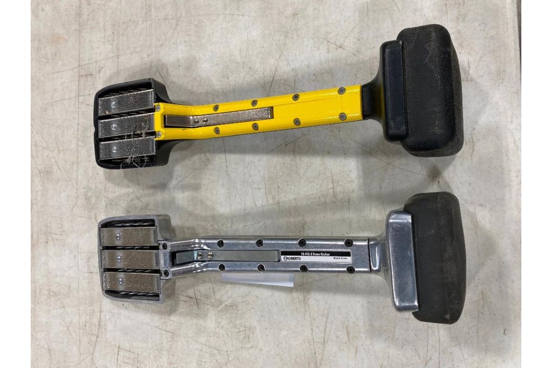 Lot of (2) Carpet Knee Kickers - Image 3 of 4