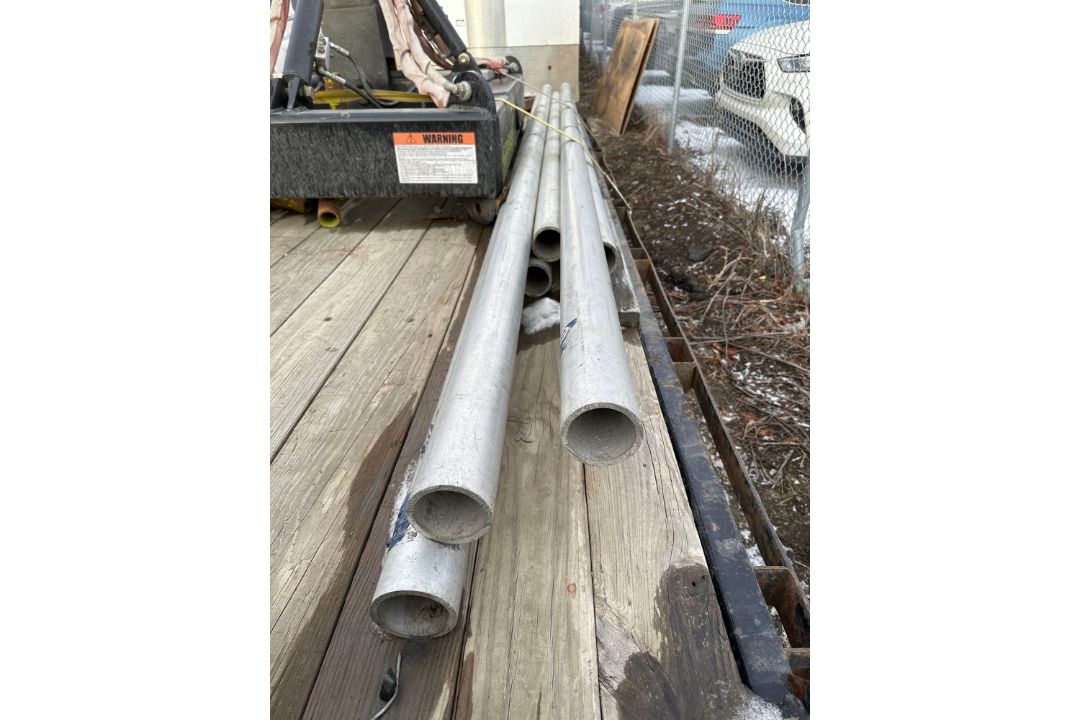 Lot of Asst. Pipe - Image 1 of 2
