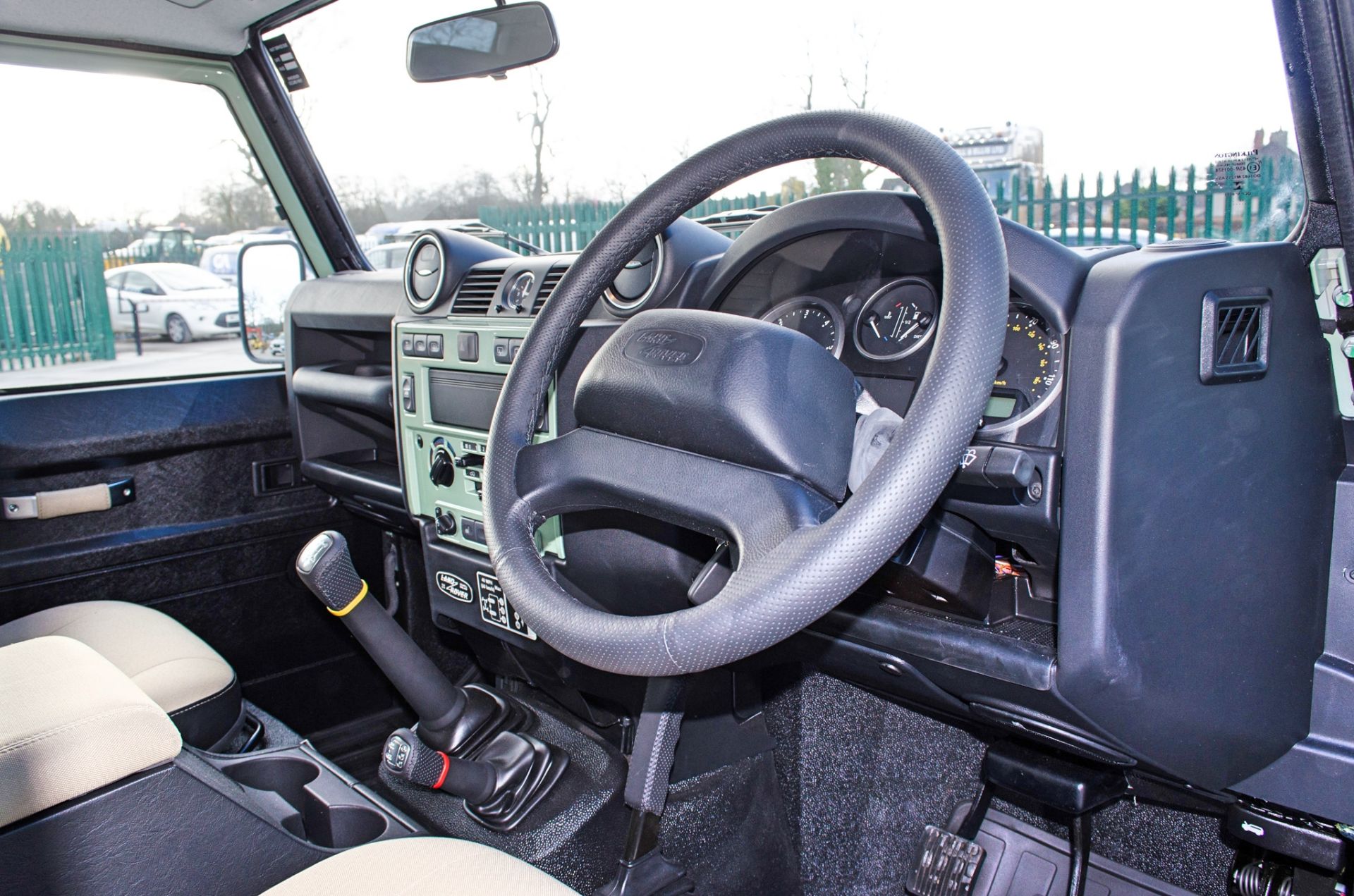 2015 Land Rover Defender 110 Heritage 2.2 TDCI 7 seat station wagon - Image 45 of 84