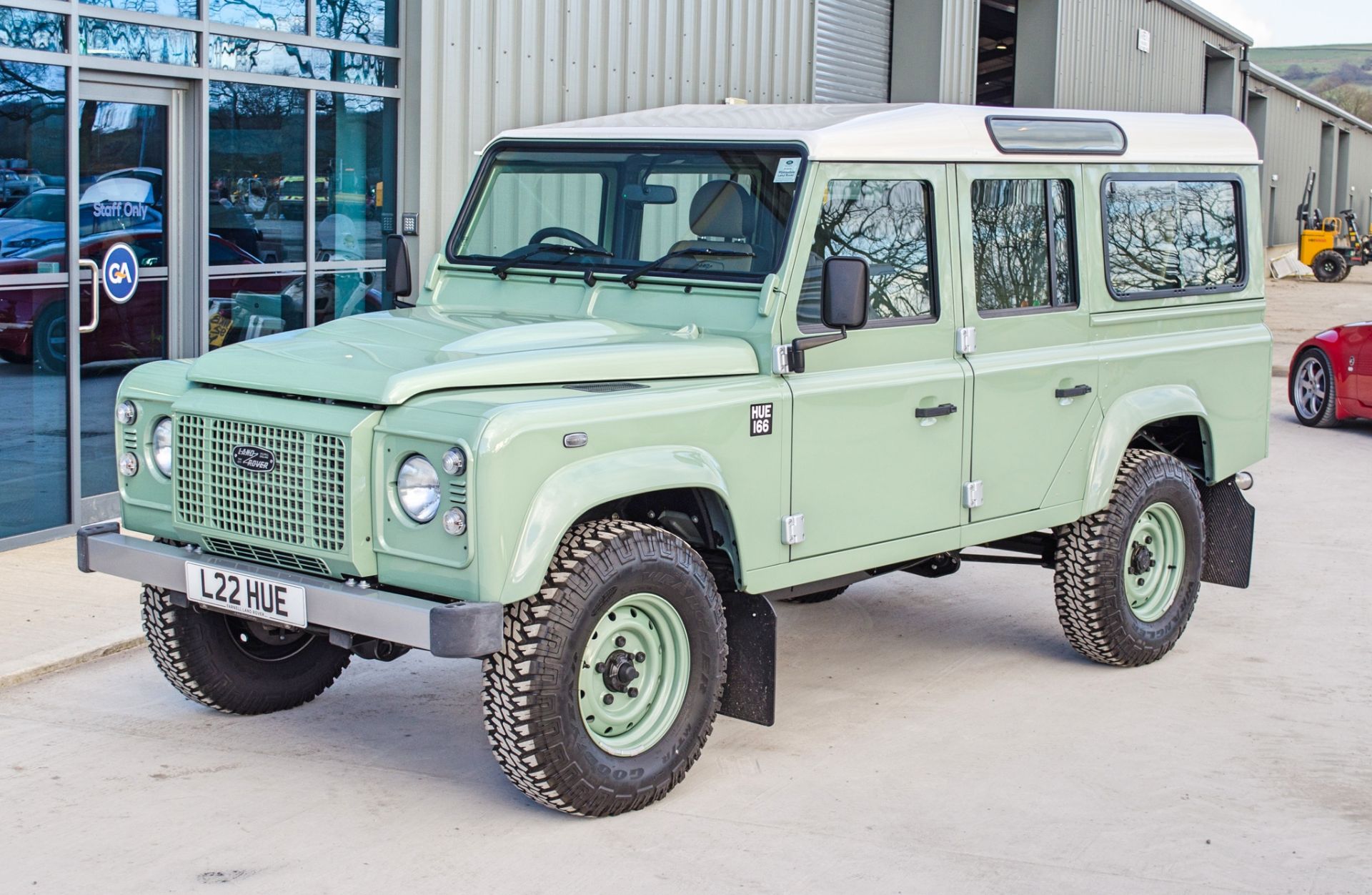 2015 Land Rover Defender 110 Heritage 2.2 TDCI 7 seat station wagon - Image 4 of 84