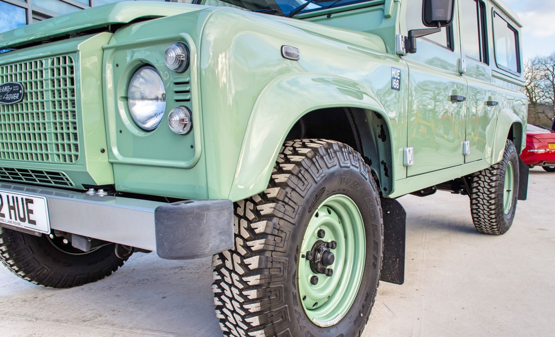 2015 Land Rover Defender 110 Heritage 2.2 TDCI 7 seat station wagon - Image 21 of 84