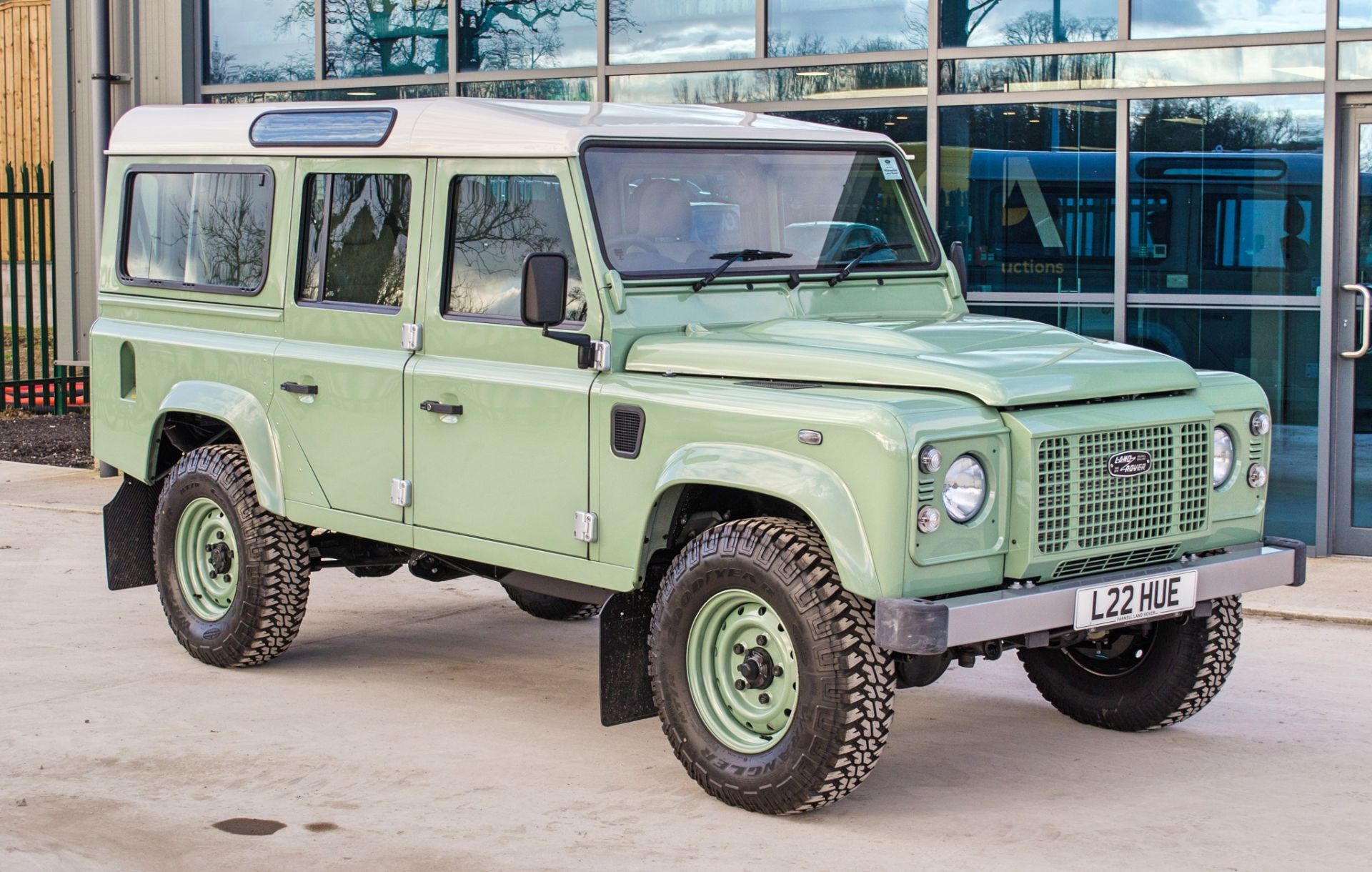 2015 Land Rover Defender 110 Heritage 2.2 TDCI 7 seat station wagon - Image 2 of 84
