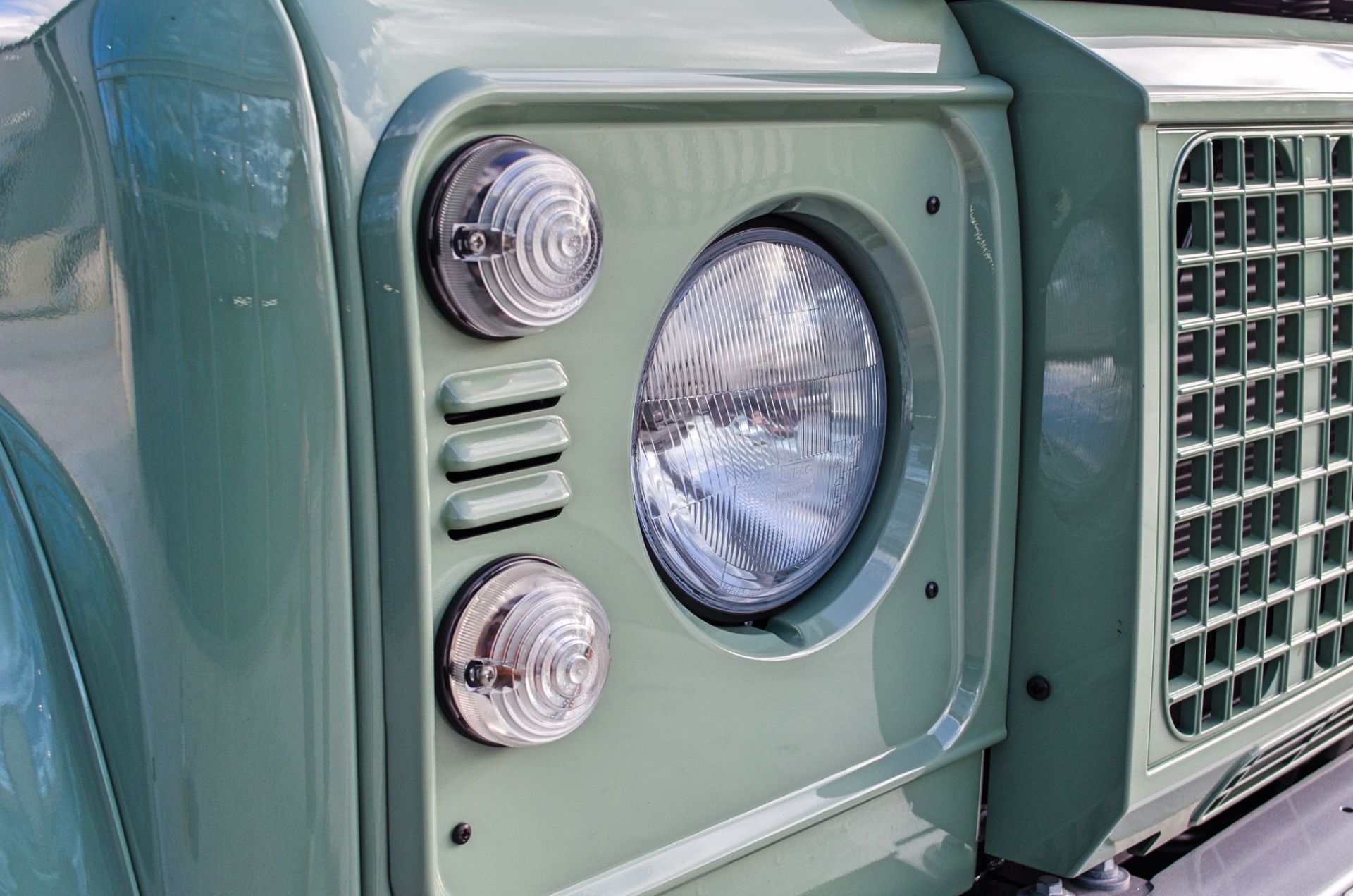 2015 Land Rover Defender 110 Heritage 2.2 TDCI 7 seat station wagon - Image 42 of 84