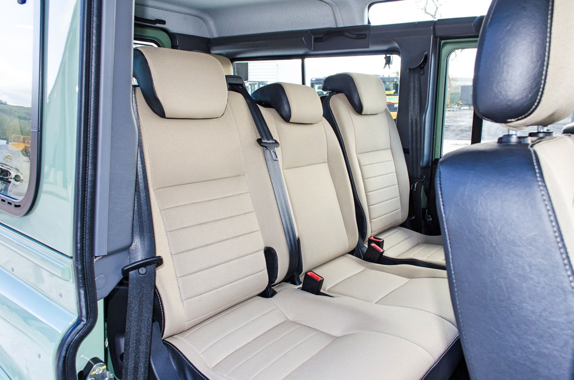2015 Land Rover Defender 110 Heritage 2.2 TDCI 7 seat station wagon - Image 54 of 84