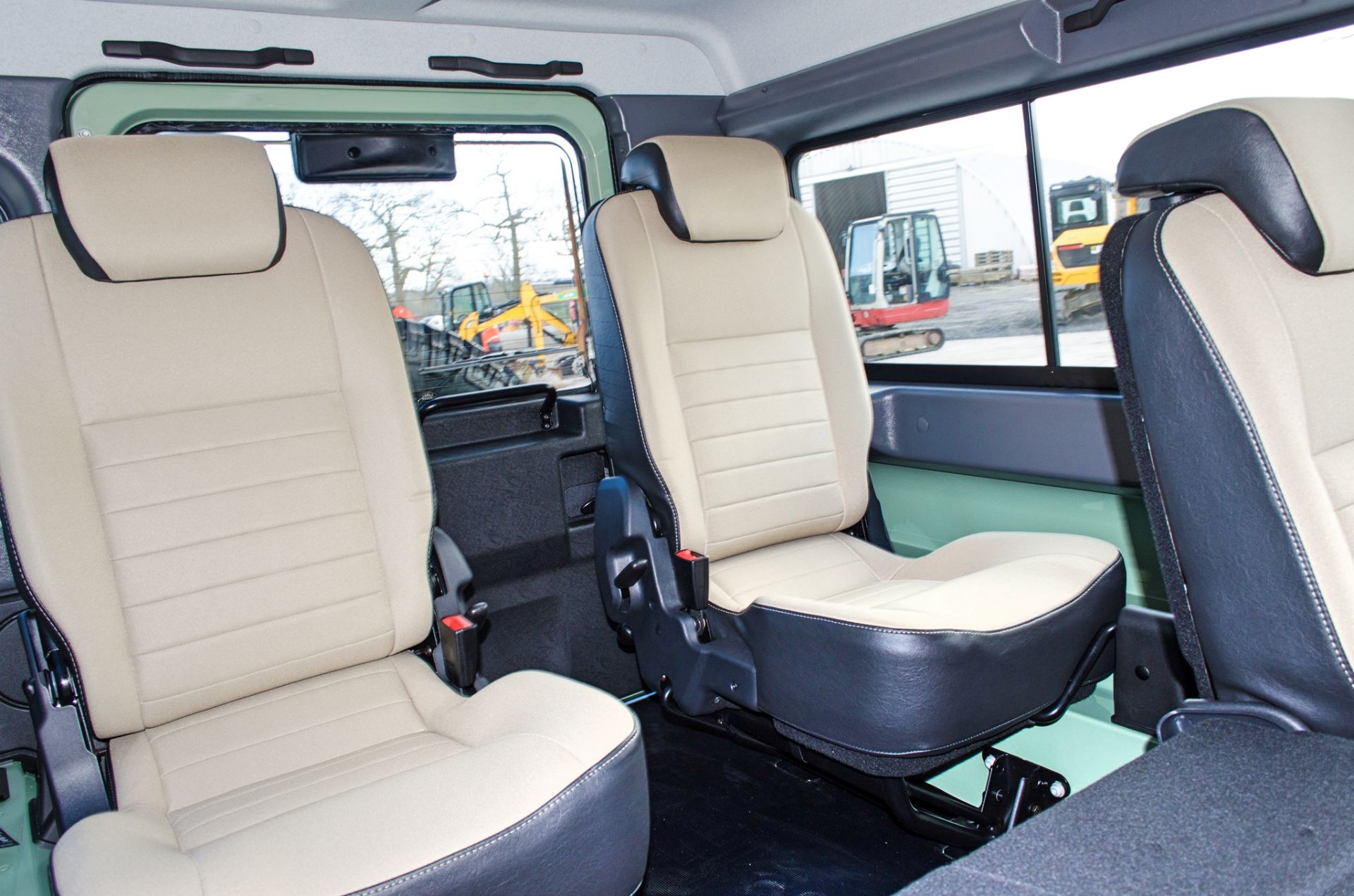 2015 Land Rover Defender 110 Heritage 2.2 TDCI 7 seat station wagon - Image 58 of 84