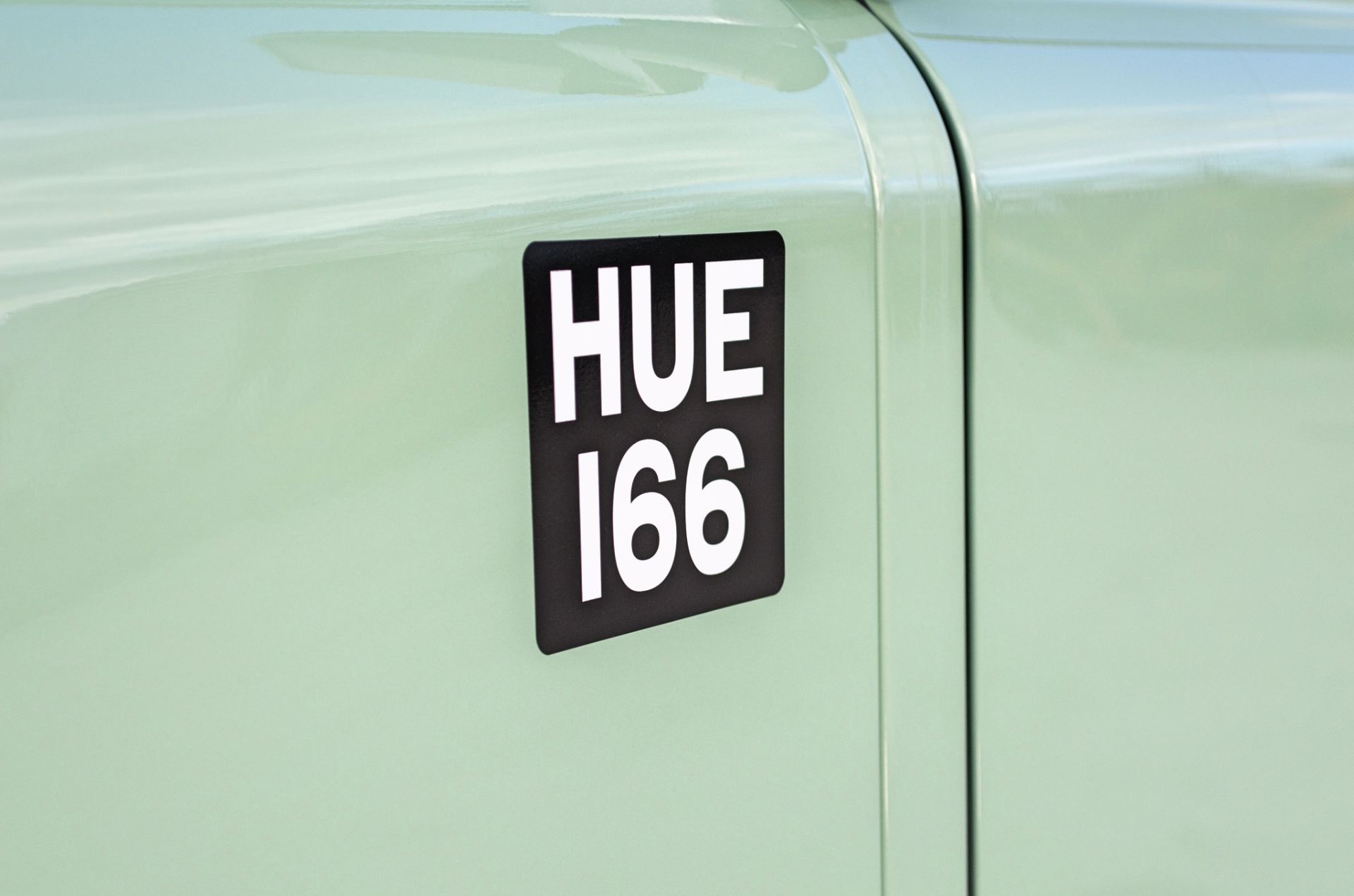 2015 Land Rover Defender 110 Heritage 2.2 TDCI 7 seat station wagon - Image 39 of 84