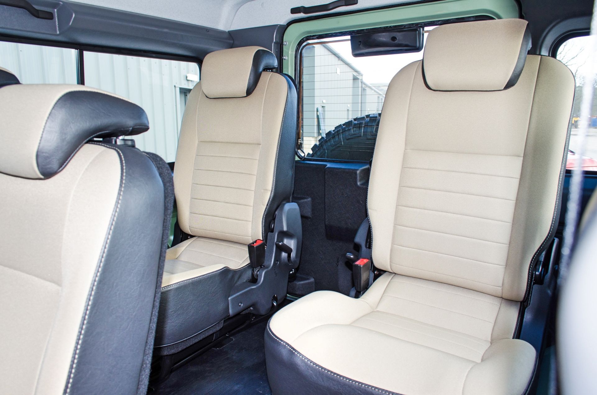 2015 Land Rover Defender 110 Heritage 2.2 TDCI 7 seat station wagon - Image 57 of 84
