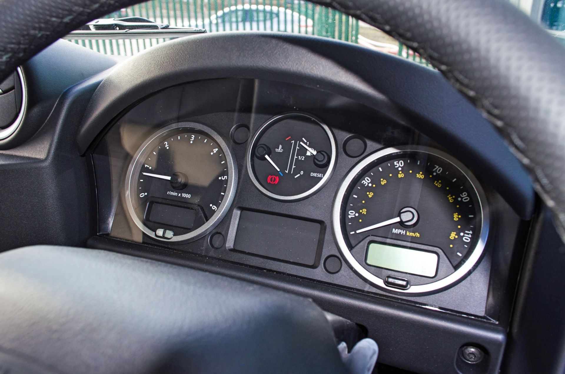 2015 Land Rover Defender 110 Heritage 2.2 TDCI 7 seat station wagon - Image 69 of 84