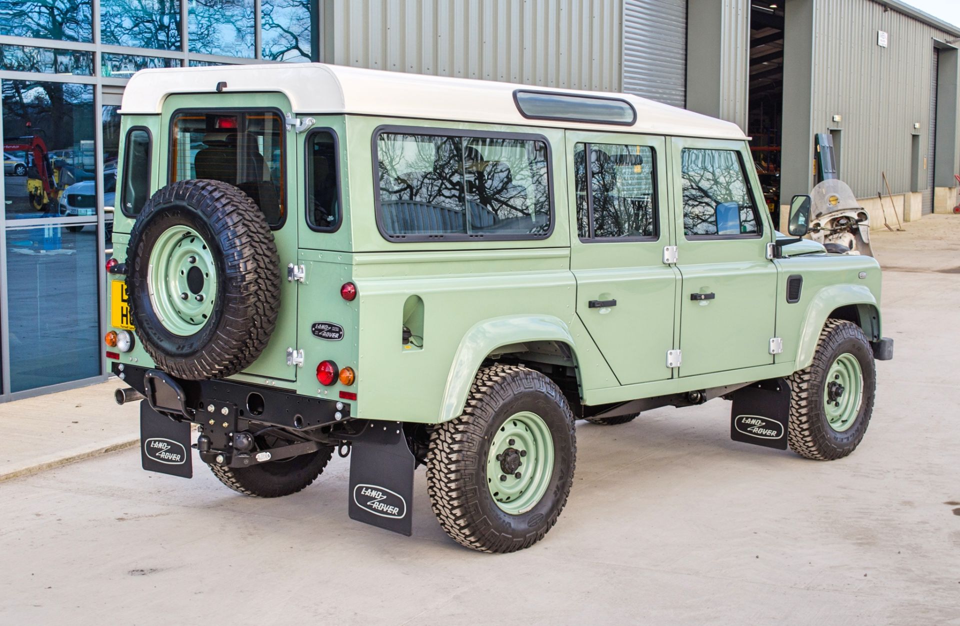 2015 Land Rover Defender 110 Heritage 2.2 TDCI 7 seat station wagon - Image 6 of 84