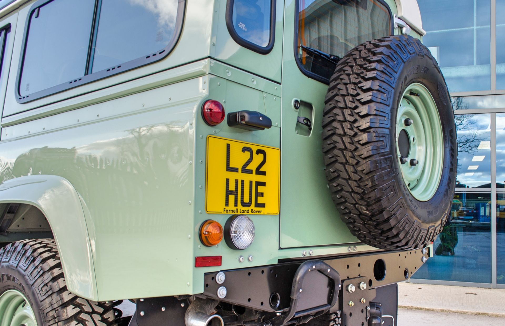 2015 Land Rover Defender 110 Heritage 2.2 TDCI 7 seat station wagon - Image 24 of 84