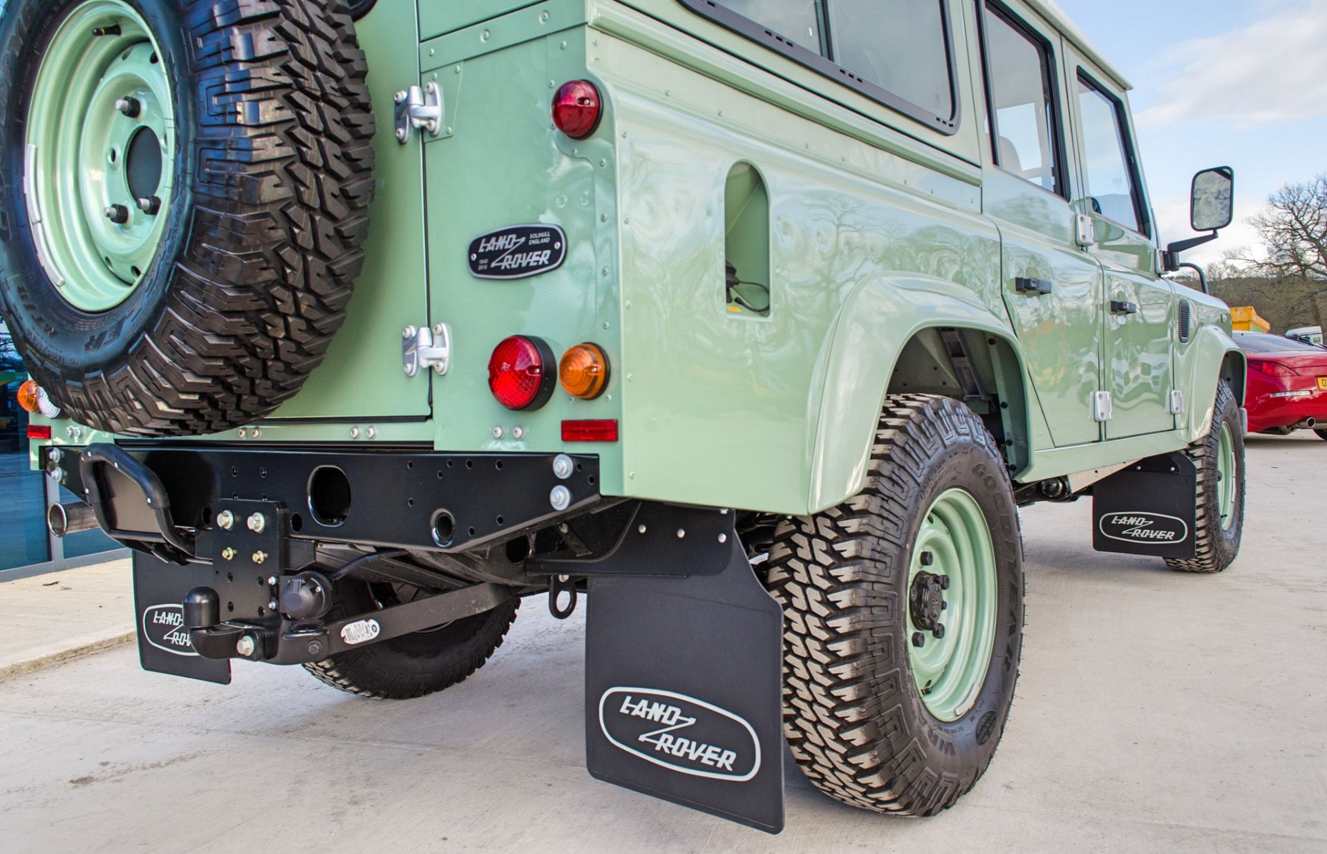 2015 Land Rover Defender 110 Heritage 2.2 TDCI 7 seat station wagon - Image 19 of 84