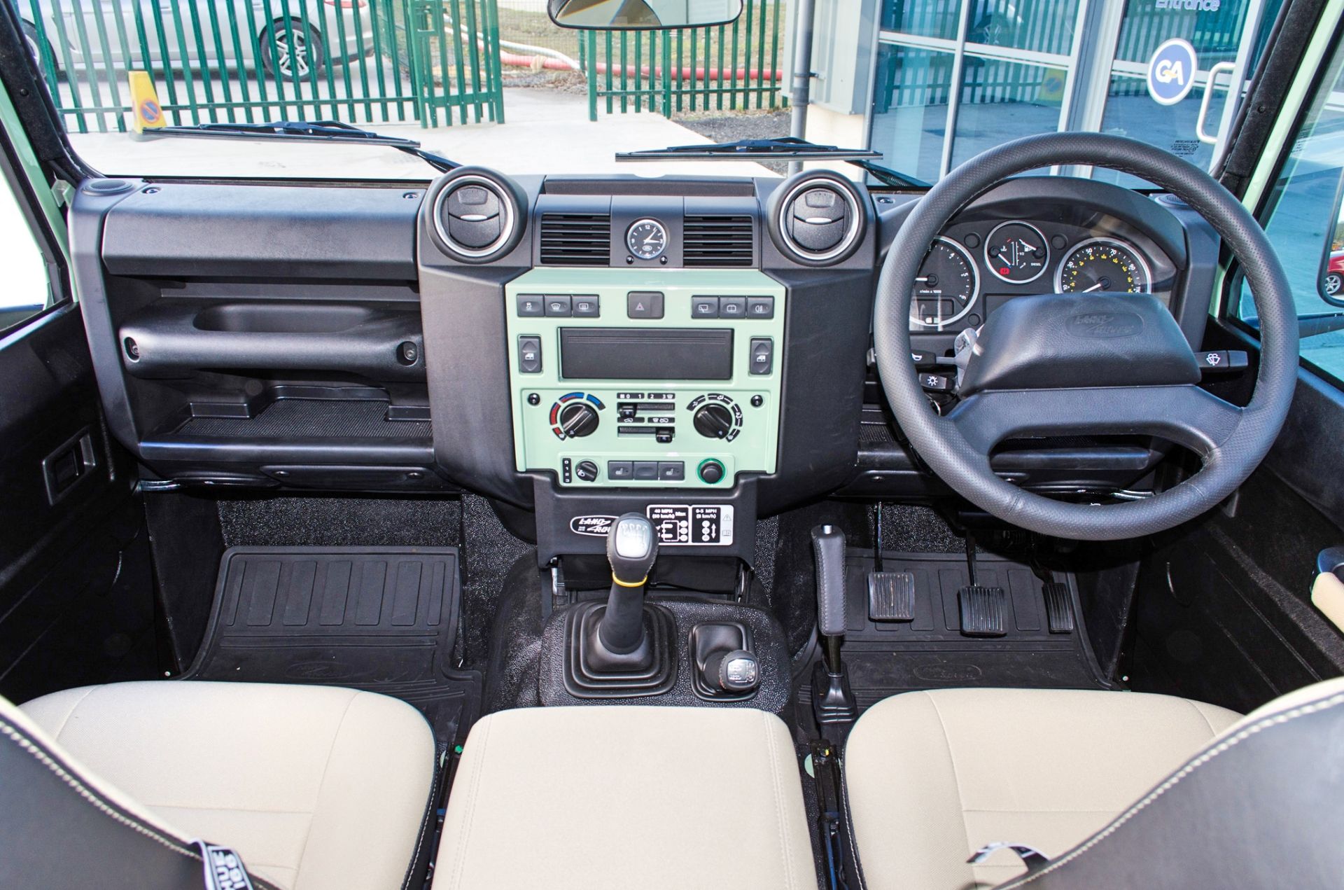 2015 Land Rover Defender 110 Heritage 2.2 TDCI 7 seat station wagon - Image 62 of 84