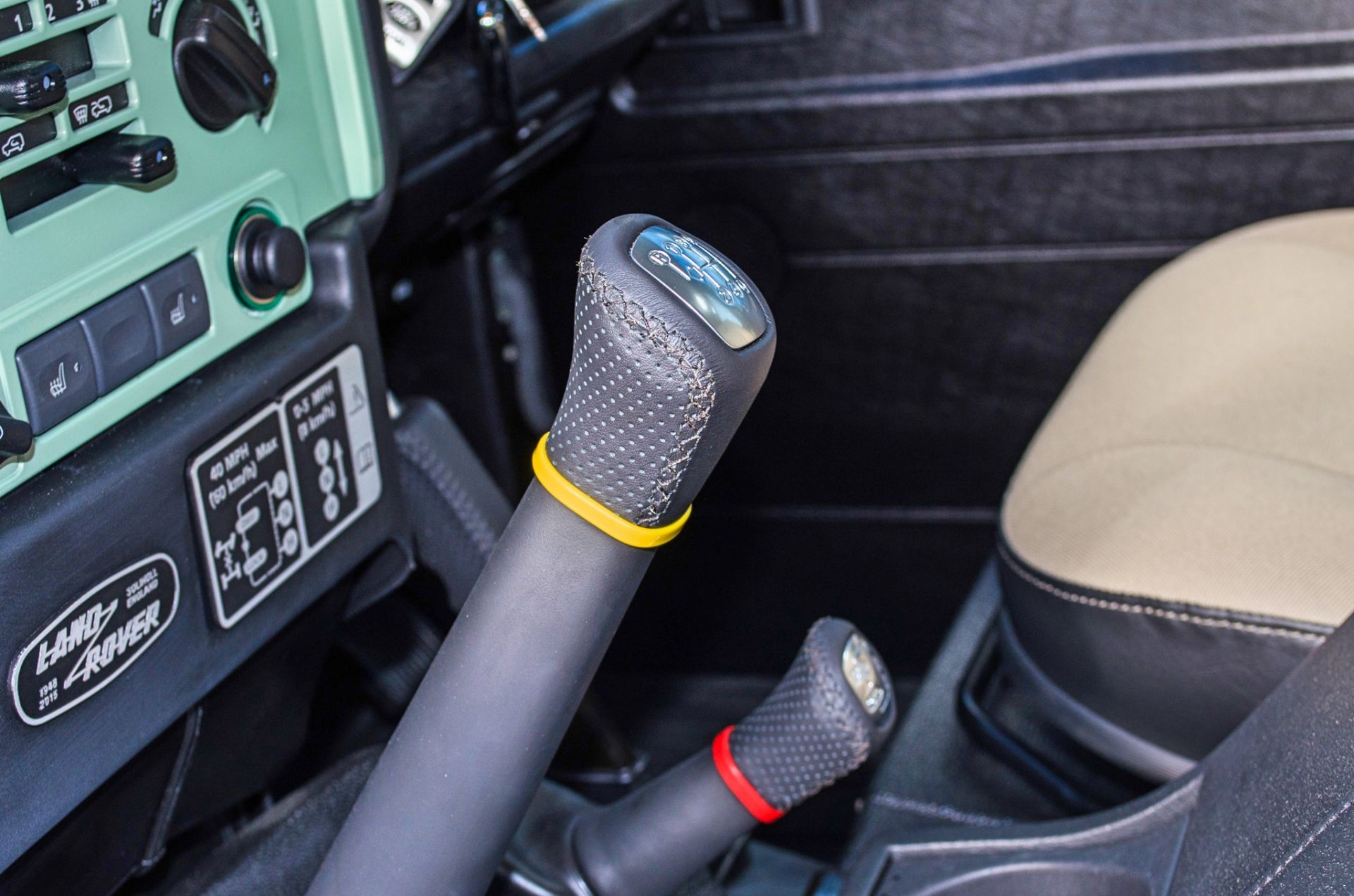 2015 Land Rover Defender 110 Heritage 2.2 TDCI 7 seat station wagon - Image 73 of 84