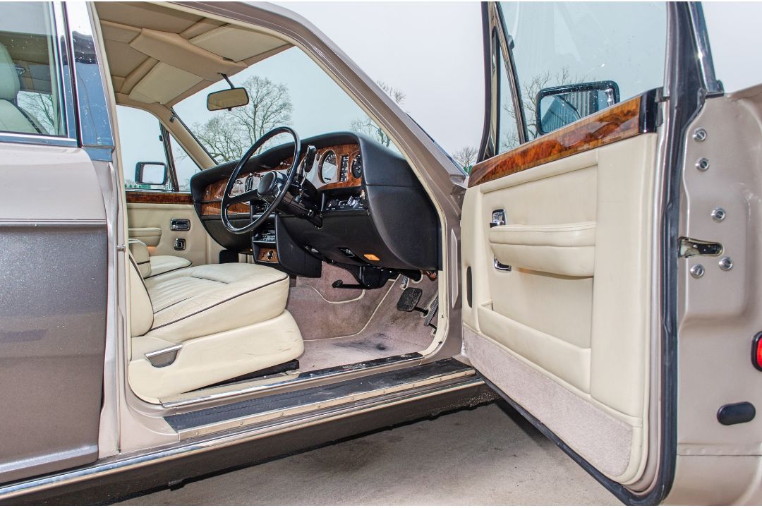 1985 Rolls Royce Silver Spirit 6750 cc 4 door saloon - Image 32 of 73