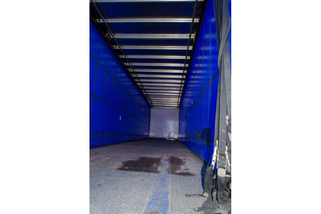 Lawrence David 13.7 metre tri-axle curtain sided trailer Year of Manufacture: 2015 Ident Mark: - Image 14 of 16